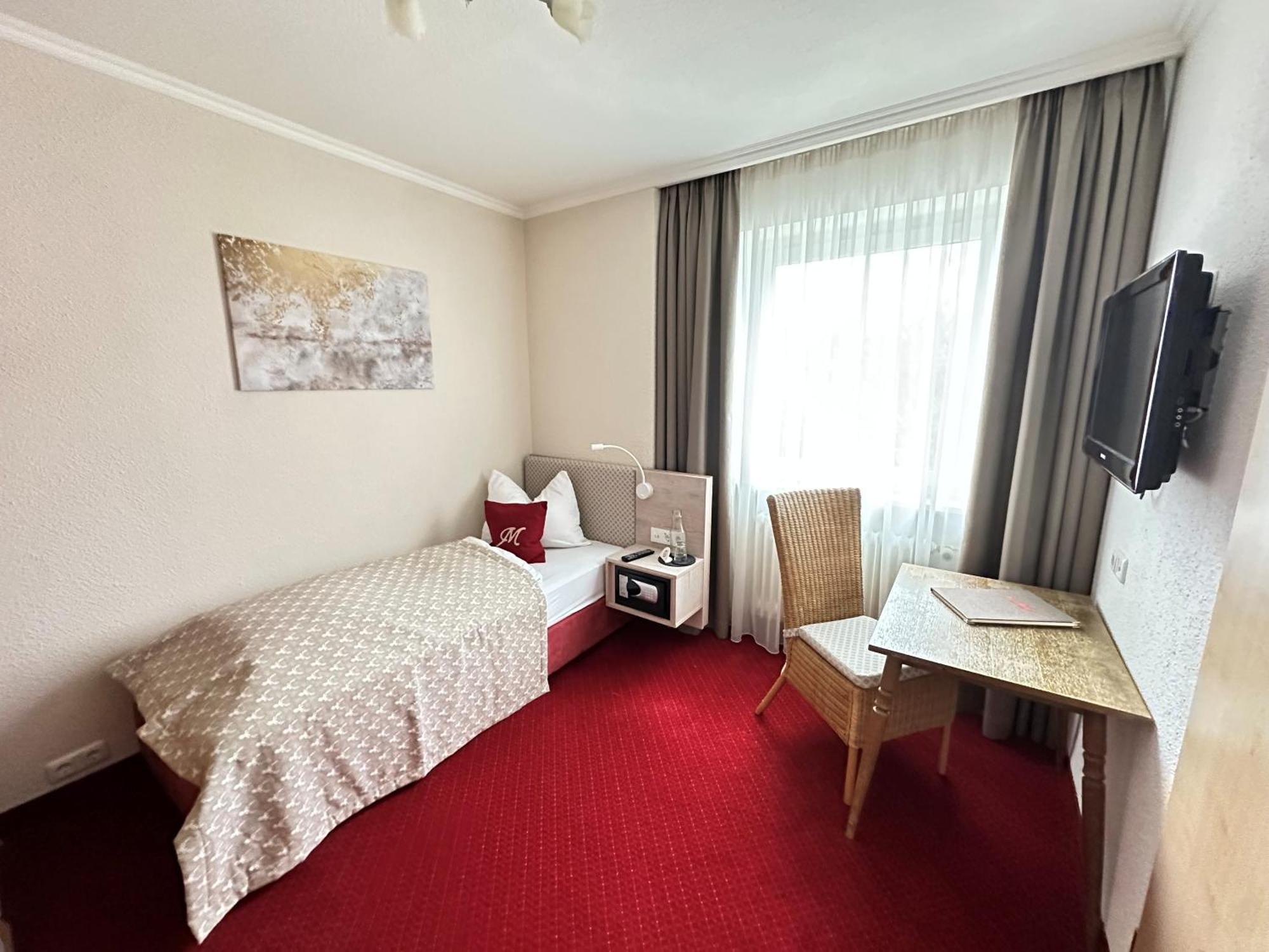 Hotel Mutz Garni Inning am Ammersee Exterior photo